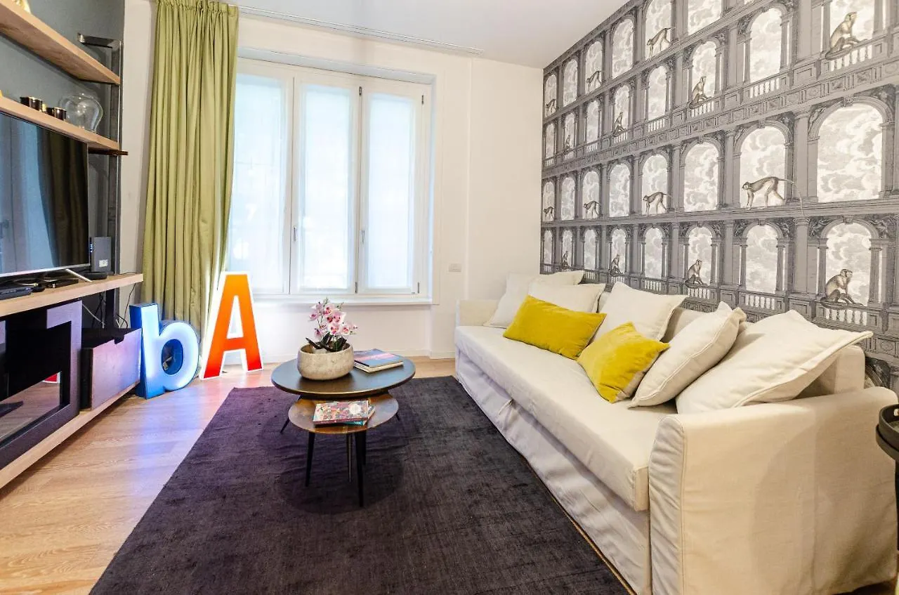 Design Apartment - Porta Romana - Duomo ミラノ 0*,  イタリア